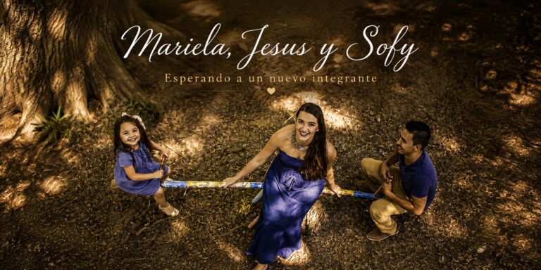 Familia: Mariela, Jesus, Sofy, (+1),